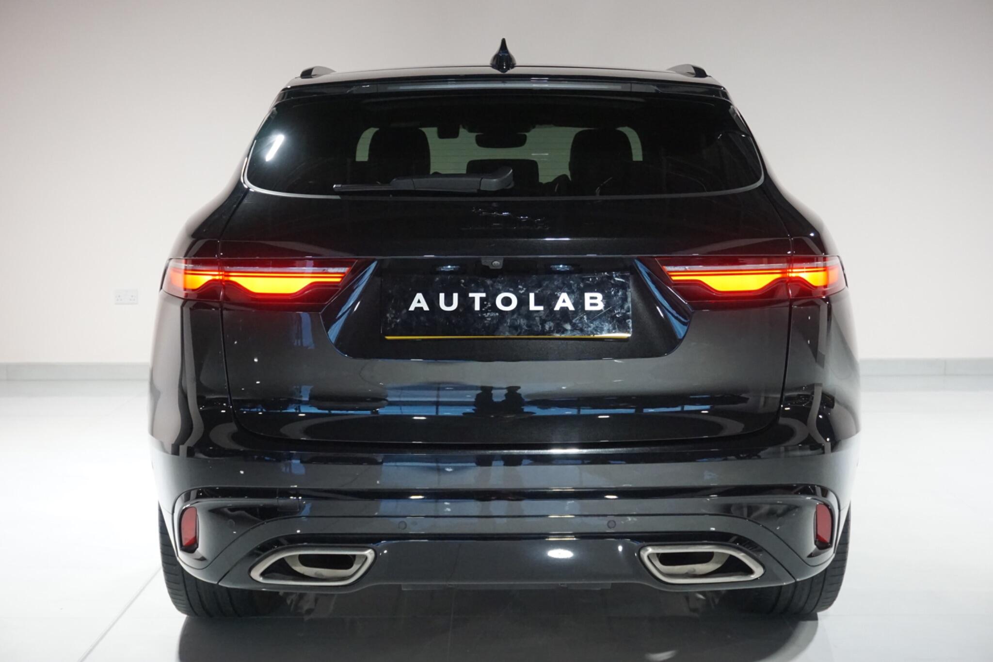 Jaguar F-PACE 3.0 D300 MHEV R-Dynamic HSE Black SUV 5dr Diesel Auto AWD Euro 6 (s/s) (300 ps)